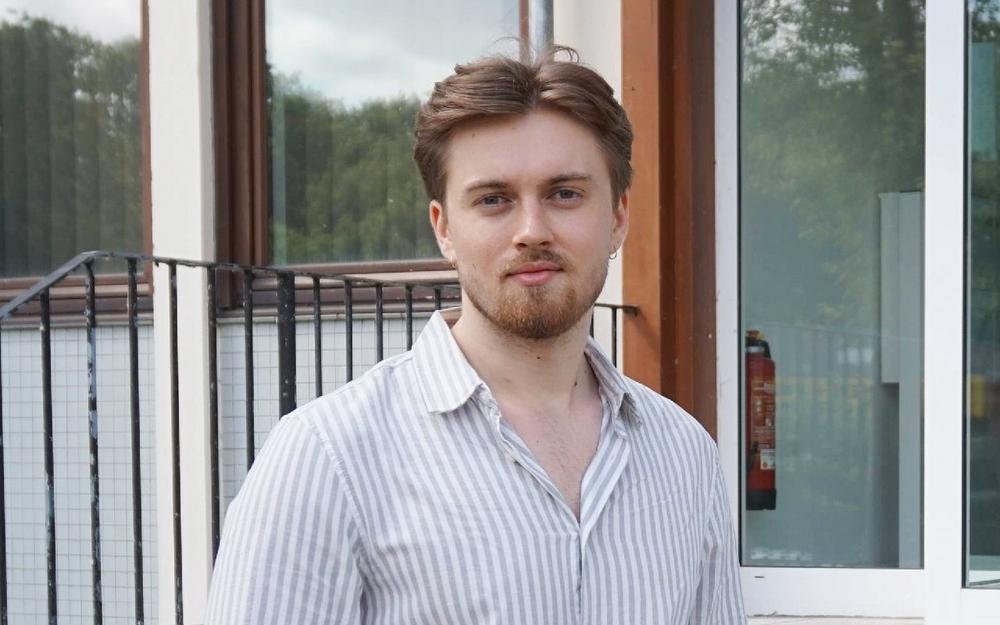 Anwendungsentwickler Hugo Raczka über CyberEnterprise: Wie eine Software Factory die Entwicklung radikal vereinfacht und IT-Abteilungen entlastet