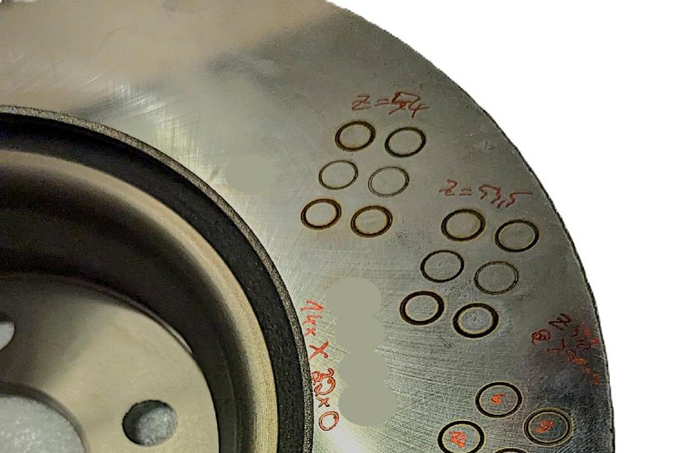 Smart brake discs: visual inspection instead of sensors