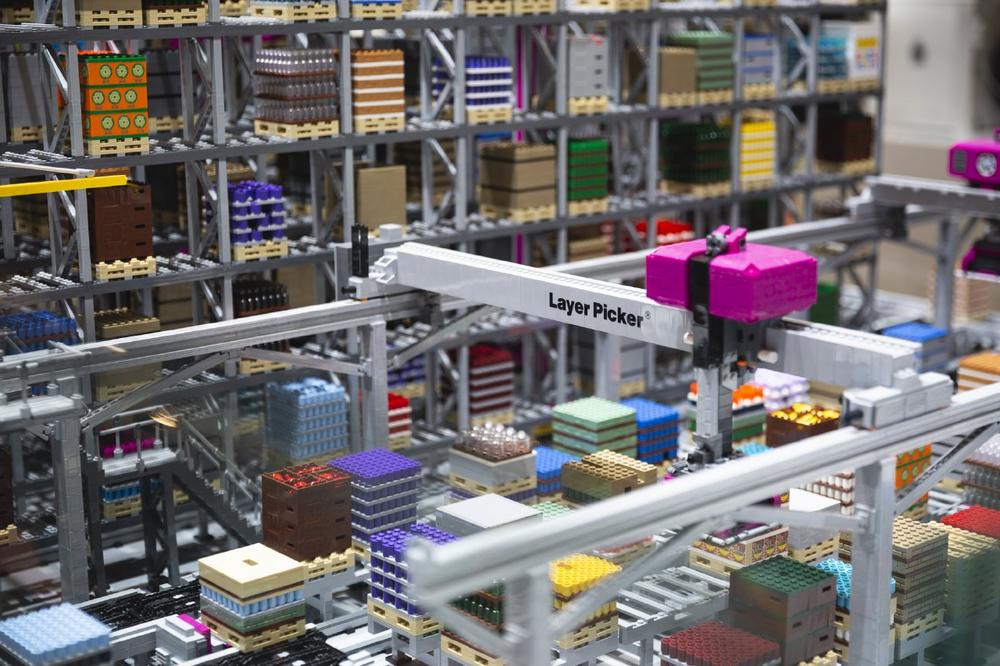 Automatisierte, flexible und skalierbare Lagen-Kommissionierung