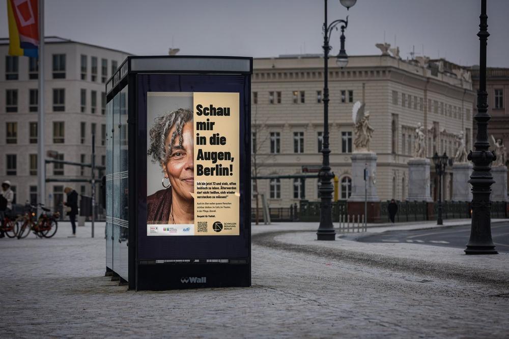 Schau mir in die Augen, Berlin