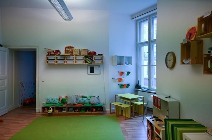 Konzentriert arbeiten mit Kind und Hund? independesk bietet Arbeitsplätze mit passender Betreuung