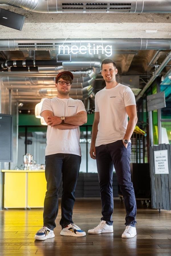 New Work neu gedacht – Start-up independesk geht in die erste Investment-Runde