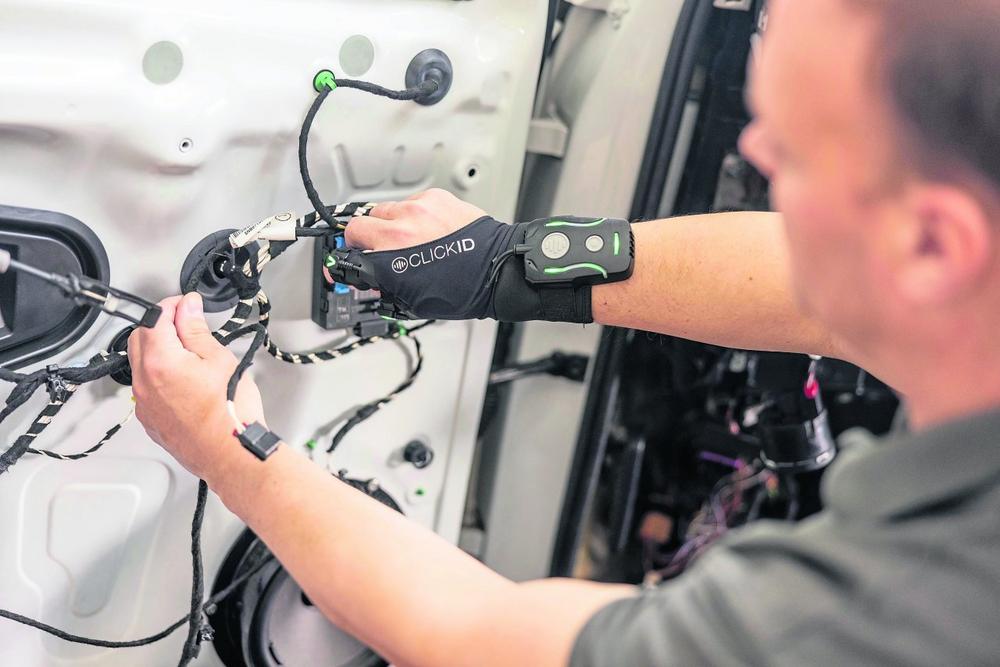 Smartes Wearable für fehlerfreie Montage