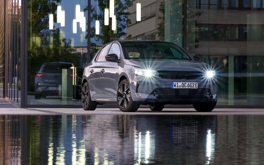 Goodbye Dark Roads: Intelli-Lux LED® Headlamps from Opel