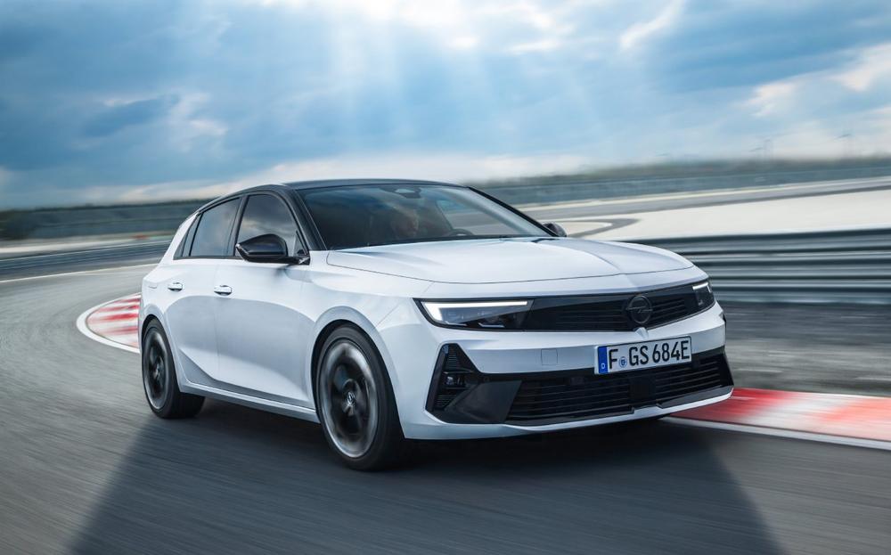 Order Books Now Open: New Opel Astra GSe and Opel Grandland GSe