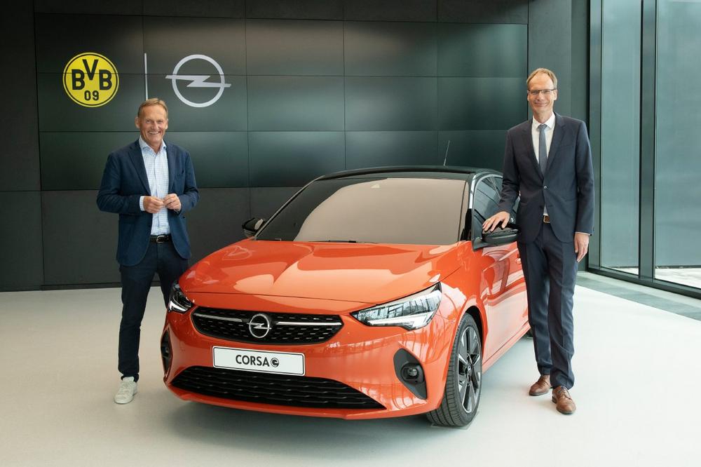 Großer Sport: Borussia Dortmund zu Gast bei Opel in Rüsselsheim
