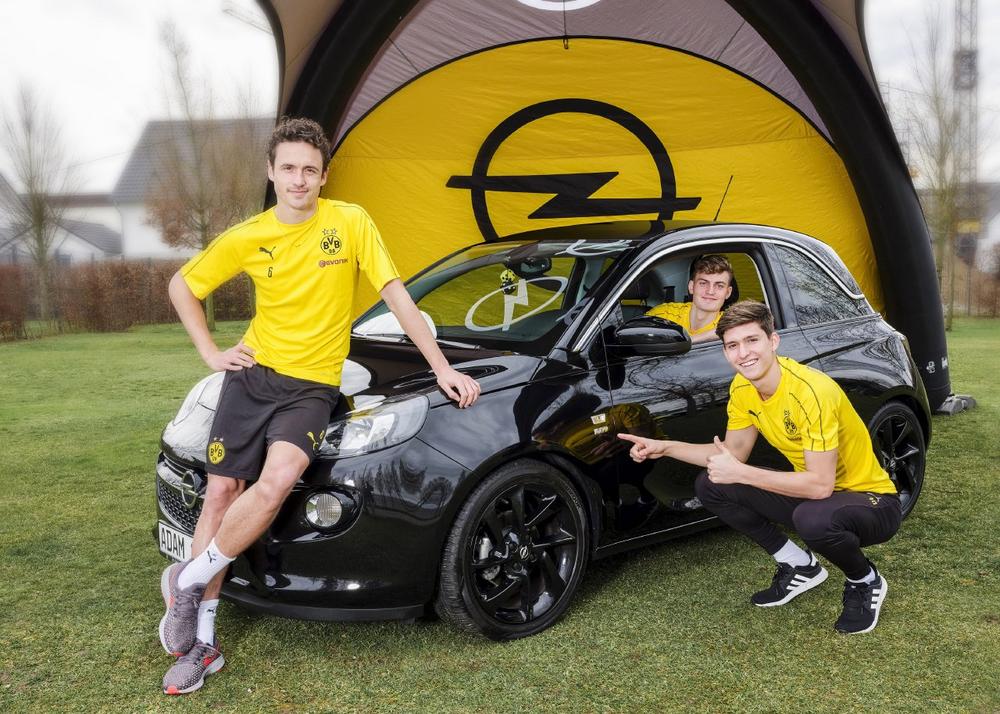 Für echte BVB-Fans: Die neuen Opel-Sondermodelle Astra und ADAM „Edition 1909“
