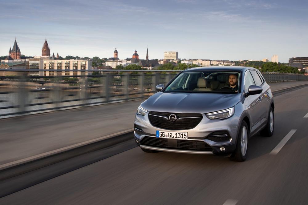 Neuer Top-Benziner: Mehr Leistung und Fahrspaß für den Opel Grandland X