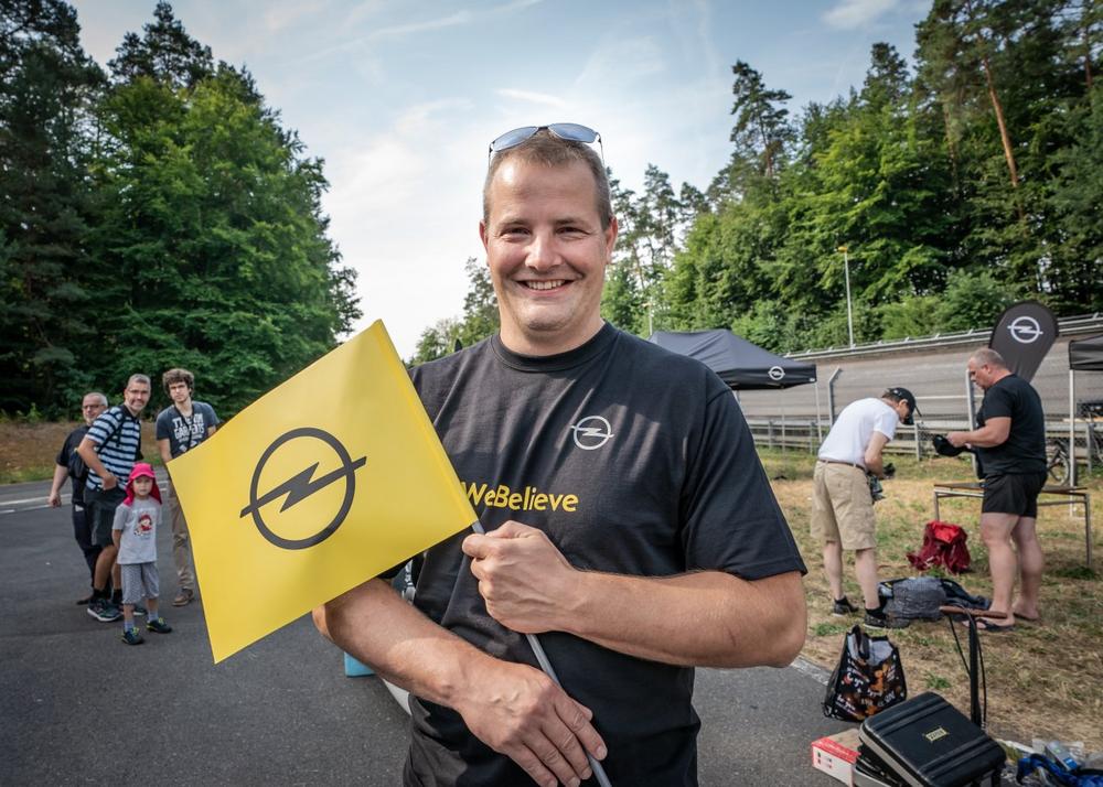 Die neue 24-Stunden-Weltrekordhalterin im Velomobil heißt Nici Walde