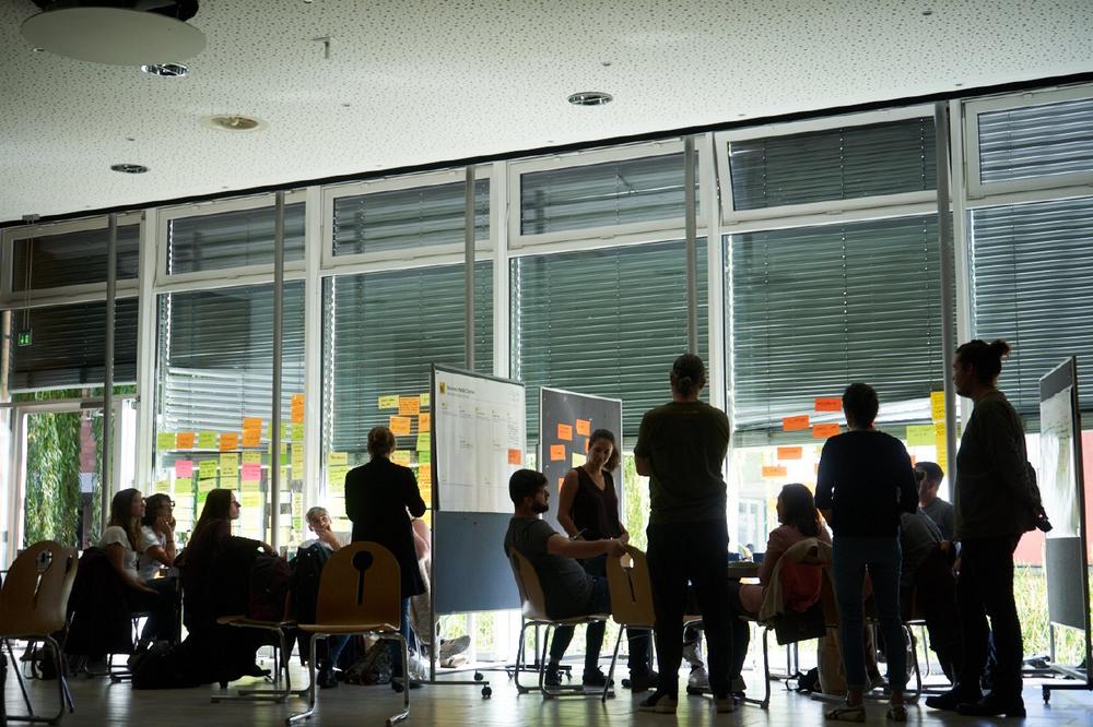 #knowember: Hochschule Hannover lädt zum Dialog über Forschung und Verantwortung ein