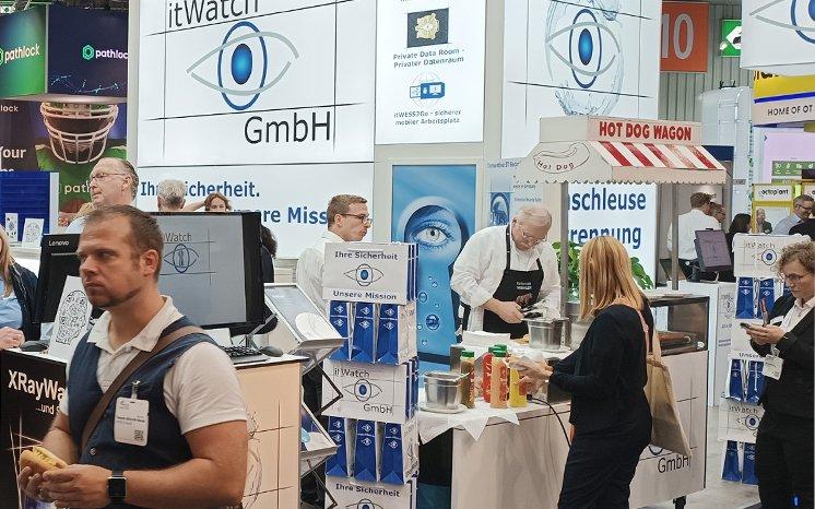 itWatch auf der it-sa 2025: Cybersecurity trifft Kult-Snack
