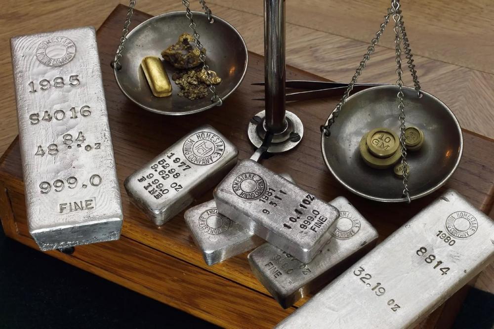 Silber: 50 USD je Unze zurückerobert – Defizit im fünften Jahr in Folge