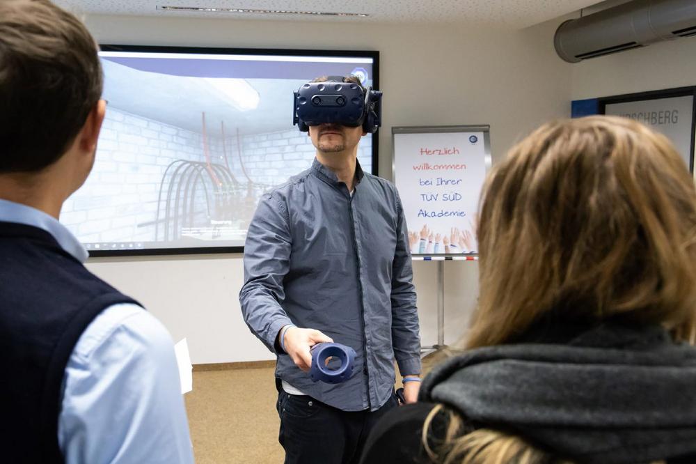 Virtuelle Welten: TÜV SÜD Akademie auf der Learntec 2022