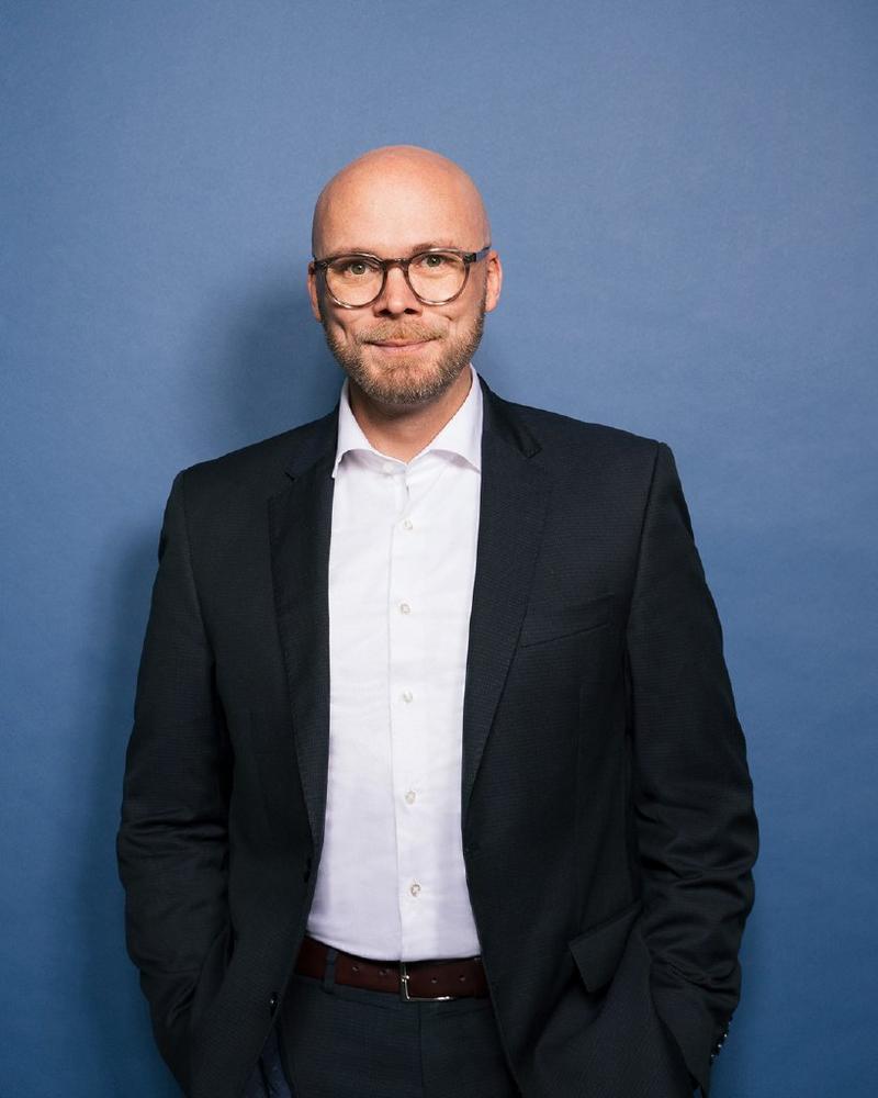 Bayerns Digitalminister Dr. Fabian Mehring besucht aconitas GmbH in Mertingen