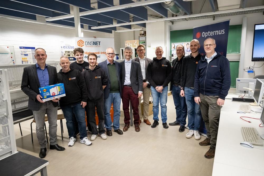 Lichtschnelle Vorweihnachtsfreude am Berliner Oberstufenzentrum IMT