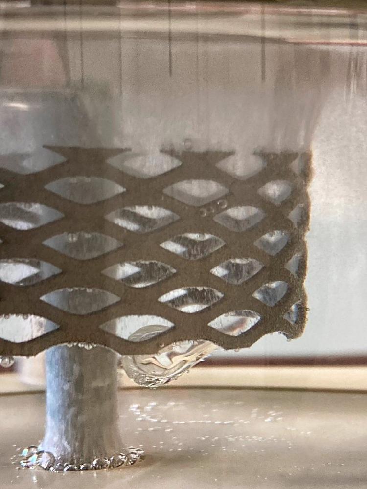 TÜV SÜD tests and certifies the compatibility of metals with H2 applications using a new method