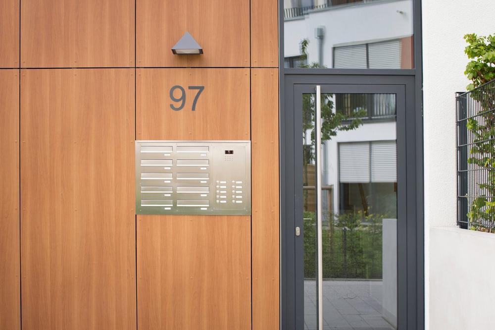 Briefkastenanlagen zur Mauerdurchwurfmontage | KNOBLOCH
