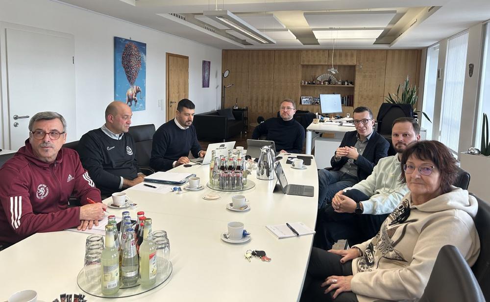 Kunstrasenplatz in Lauterbach: VfL unterstützt Plan des Kreises