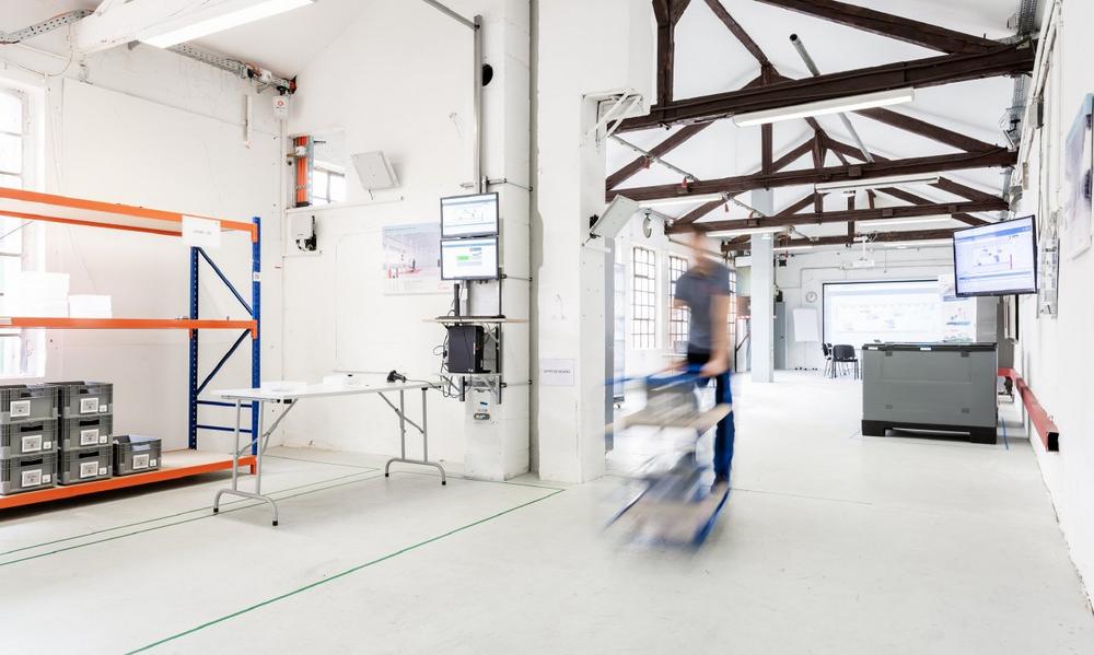 Control the shop floor digitally