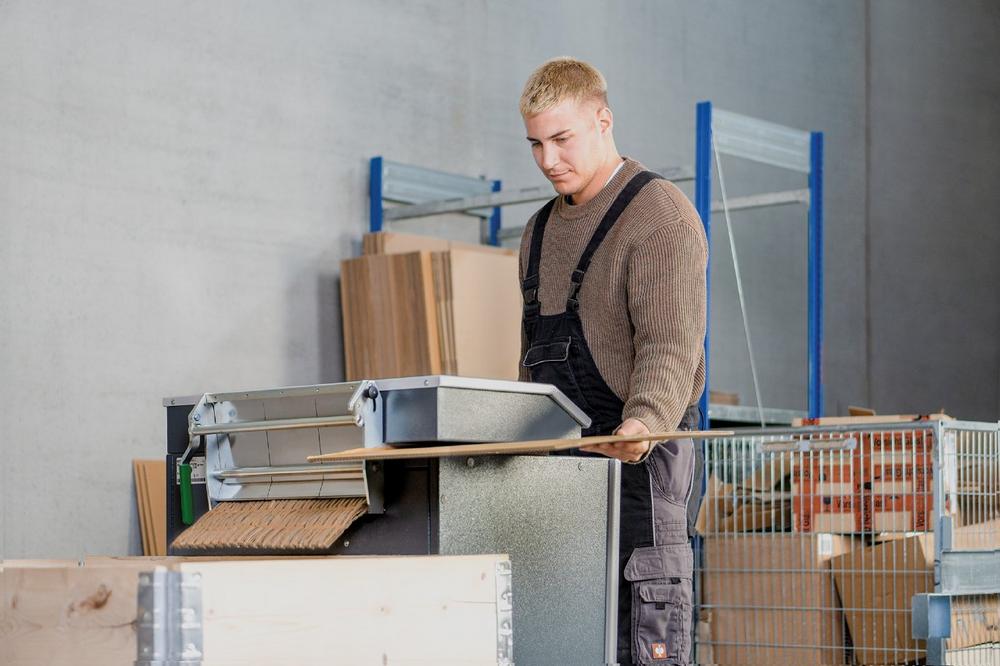 Vertical baling presses from HSM at LogiMAT in Stuttgart