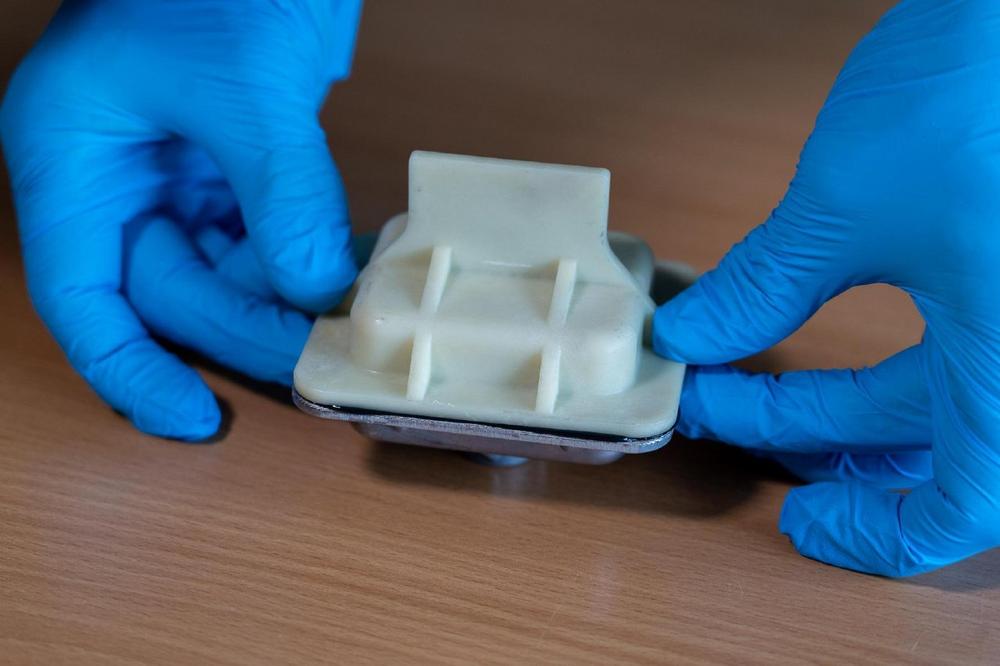 Modular course content for in-house training in the field of bonding