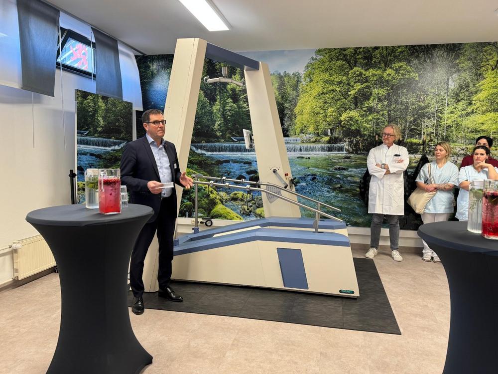 Robotikgestützte Gangtherapie: Eine weitere »Lyra« stärkt neurologische Frührehabilitation im Passauer Wolf Reha-Zentrum Bad Griesbach