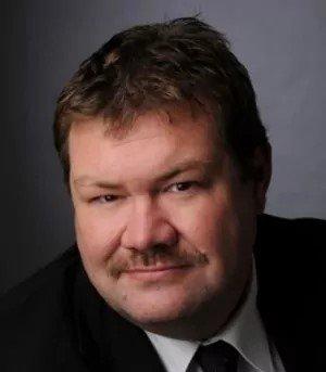 Cyberangriffe nehmen dramatisch zu: IT-Security-Experte Bernd Ochsmann von AERAsec über moderne Schutzstrategien für Unternehmen