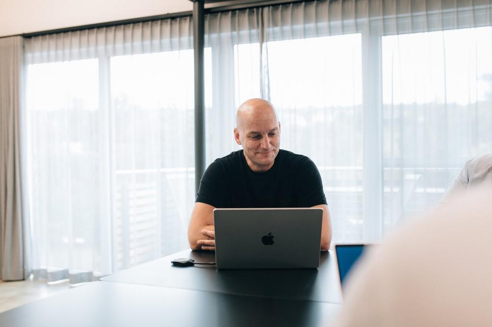 Ein Gespräch mit Christian Kirsch, Unternehmer, Leadership-Coach und Mitgründer von amaiko.ai