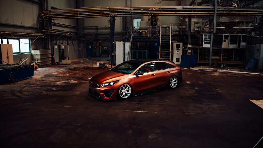 @deepwerkz meets Barracuda: ProCeed show car on Inferno wheels