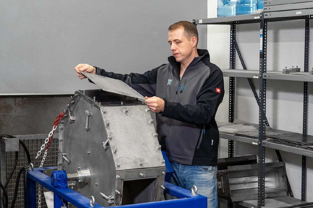 Abriebtrommel am SKZ: Erweiterte Prüfkompetenz für vielfältige Materialanwendungen