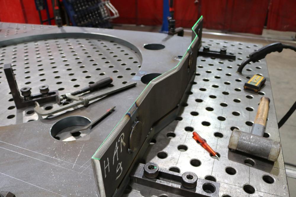 SL Laser strengthens efficiency and precision in metalworking with advanced laser projection technology