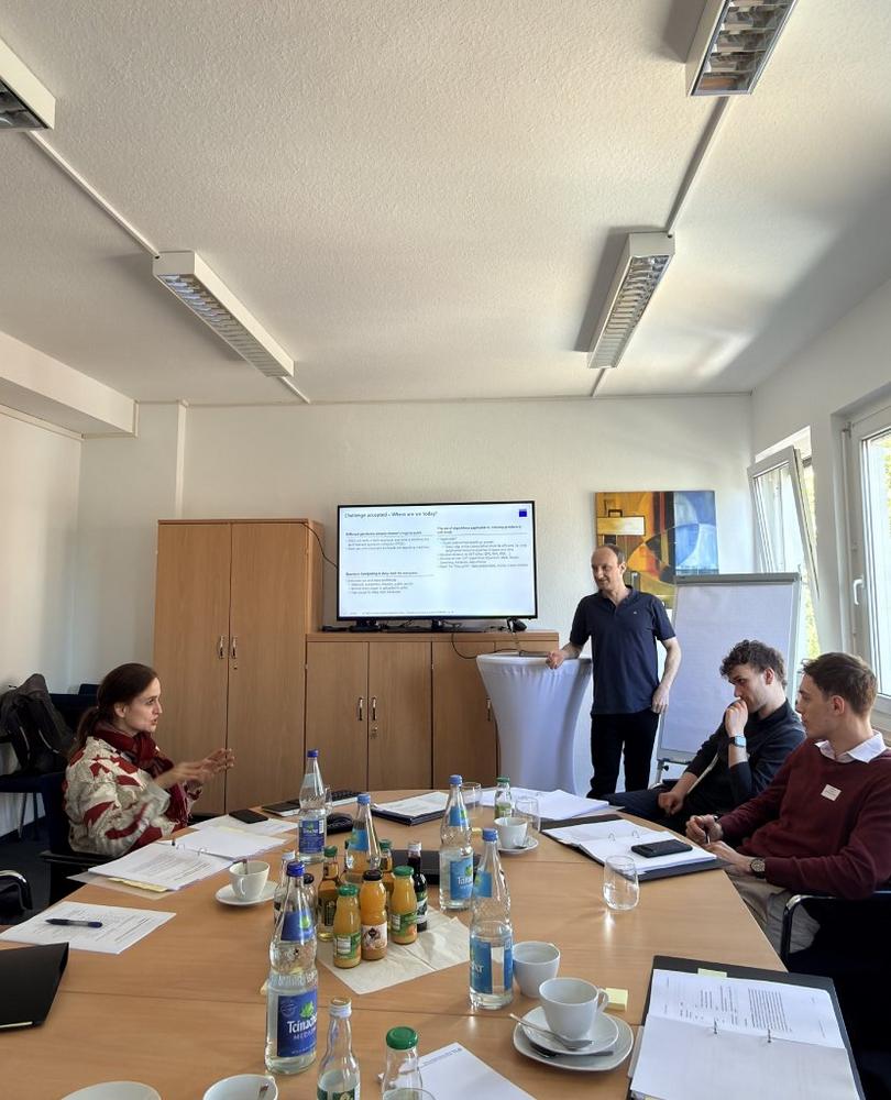 Quantentechnologien in die Anwendung bringen: Erfolgreicher Auftakt der „Quantum CXO Workshop Series“ in Karlsruhe