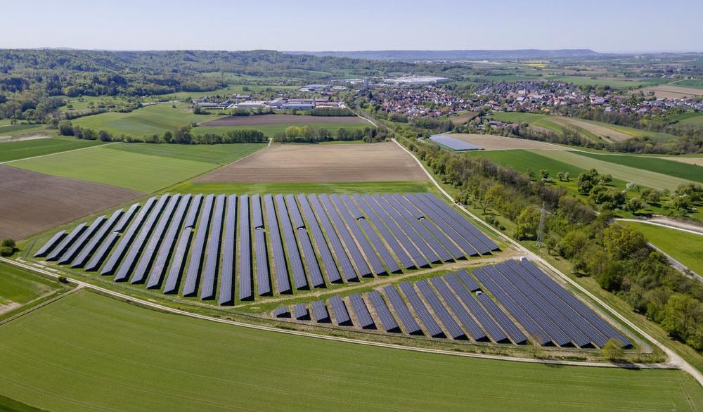 195 Bürgerinnen und Bürger investieren in Schwäbisch Halls größte Photovoltaikanlage