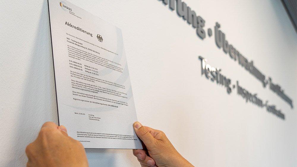 Vertrauen durch geprüfte Qualität – Warum Akkreditierung für Hersteller entscheidend ist