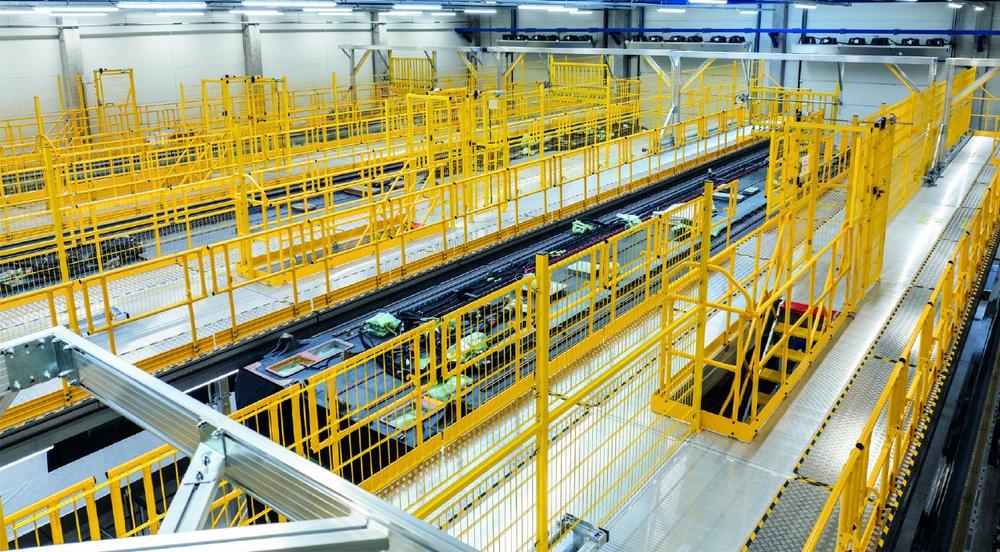 Maßgeschneiderte Arbeitsbühnen für die Schienenfahrzeugproduktion