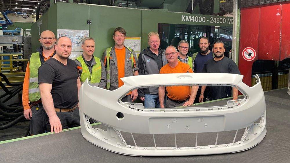 SKZ qualifiziert Fachkräfte für Ford in Saarlouis im Kunststoffspritzguss