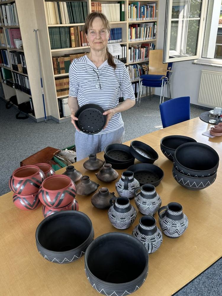 Neue Steinzeit-Töpfe für die Pfahlbauten