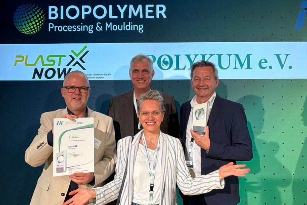 TECNARO gewinnt mit dem NaKuRa Biokunstrasensportplatz aus ARBOBLEND® den BIOPOLYMER Innovation Award 2026