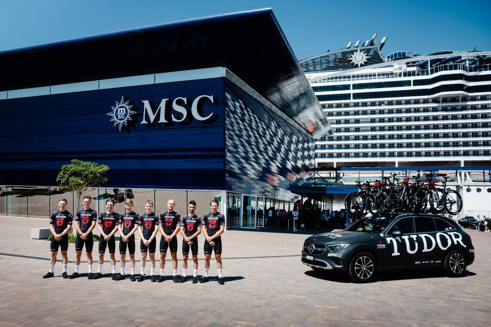 MSC Cruises begrüßt Tudor Pro Cycling an Bord der MSC World Europa vor dem Grand Départ der Tour de France