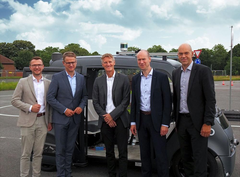 Phoenix Contact unterstützt innovative Mobilitätskonzepte mit Lade- und Verbindungstechnik im Projekt NeMo.bil