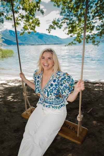 Beatrice Egli kehrt ins Tessin zurück – Tourismuskampagne und neues Musikvideo verbinden Region und Emotion