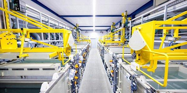 SAXONIA startet selektive Beschichtung von Stromleitern auf neuer Galvanikanlage