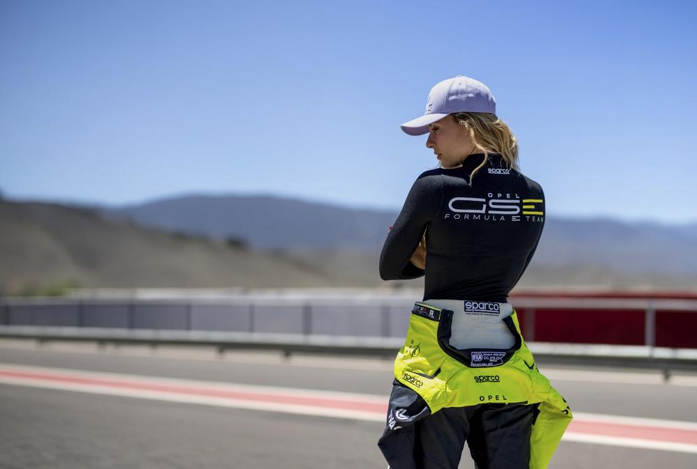 Mit GSE-Style, Komfort und Sicherheit in die Elektro-WM: Opel GSE Formula E Team setzt auf Sparco