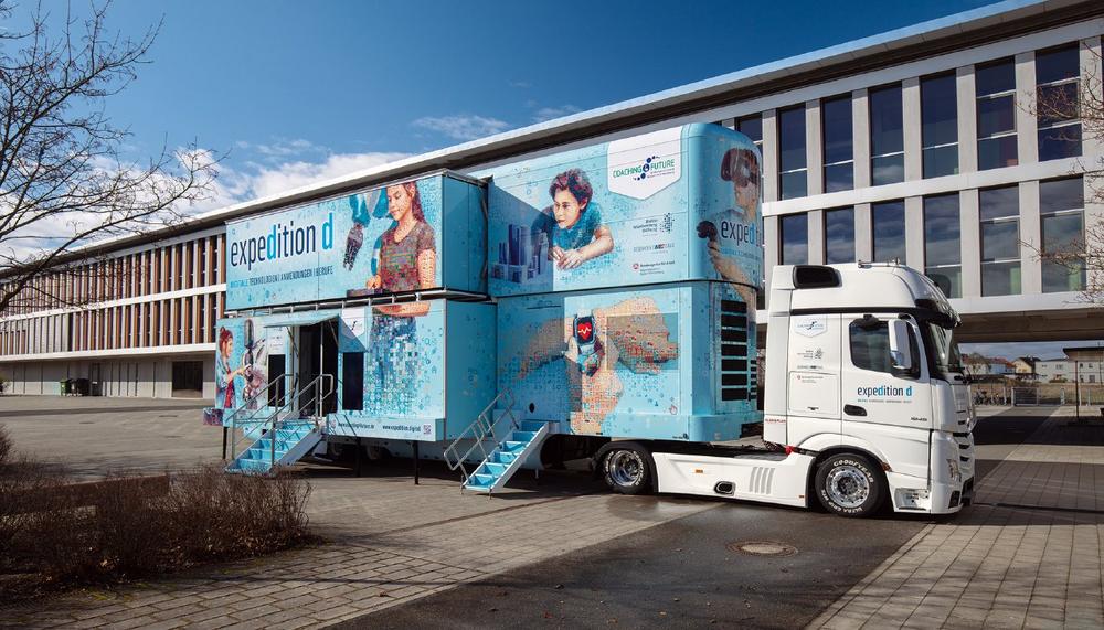 Digital-Truck zeigt in Bretten und Kraichtal, mit welchen Technologien wir in Zukunft arbeiten