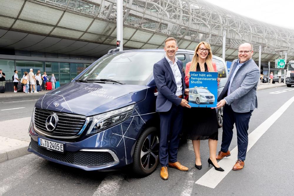 Teleoperated Shuttles Begin Real-World Testing: Rheinmetall and MIRA Launch Pilot of Future Mobility Pilot together with Rheinbahn and Düsseldorf Airport on Public Roads