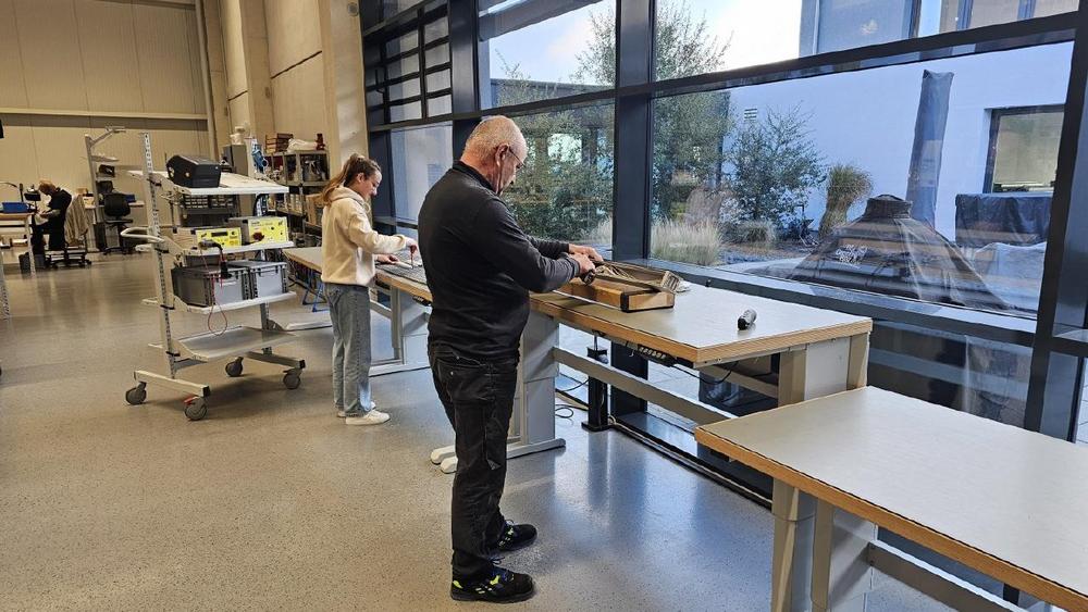 Wenn Ergonomie mehr leistet als Komfort: Wie LIPA mit Treston inklusive Arbeitsplätze in der Produktion realisiert
