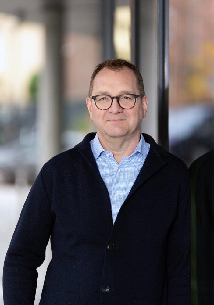 Dr. Sascha Engelbach als Kanzler der Muthesius Kunsthochschule wiedergewählt