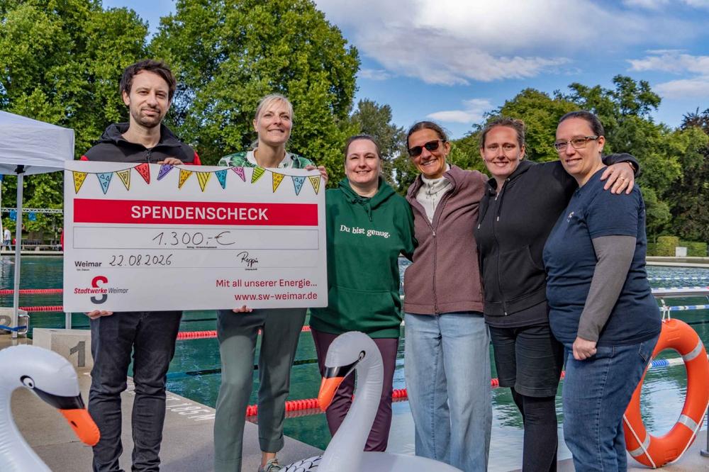 Weimarer Spendenschwimmen: 254 km für das neue Spielhaus der Kita Hufeland