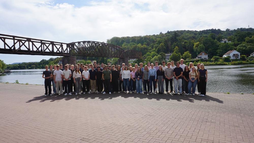 Erstsemester starten in ihr duales Studium an der Hochschule Weserbergland