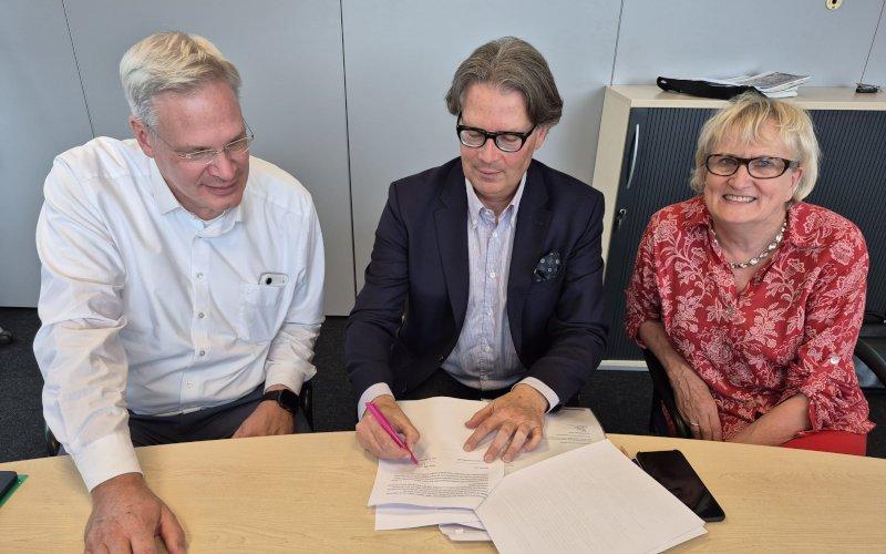 Kontinuität in Bewegung – Das IWiG wird An-Institut der APOLLON Hochschule